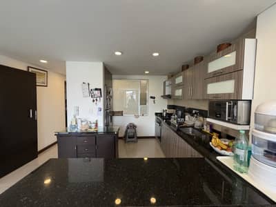San Rafael - Apertamento GRANDE en VENTA / 2 PARQUEADEROS